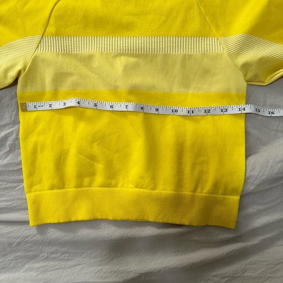 Fabletics Workout Outfit - Picture 11 of 13